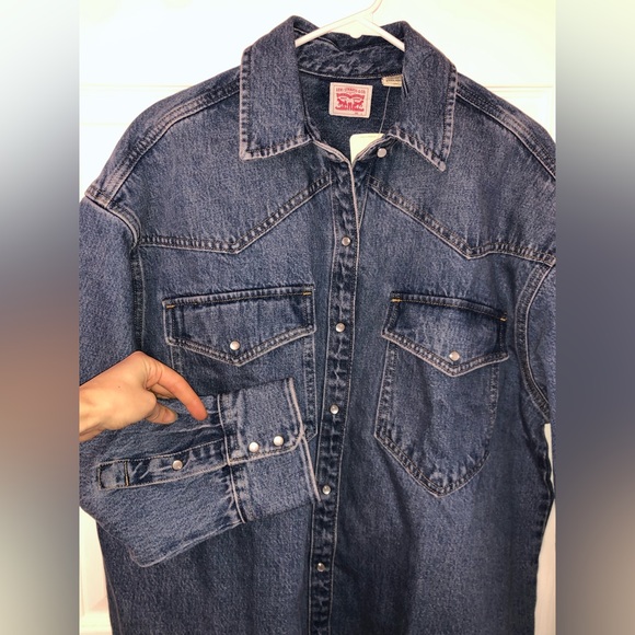 Levi’s Button down denim shirt (Updated sizes) - Picture 5 of 14